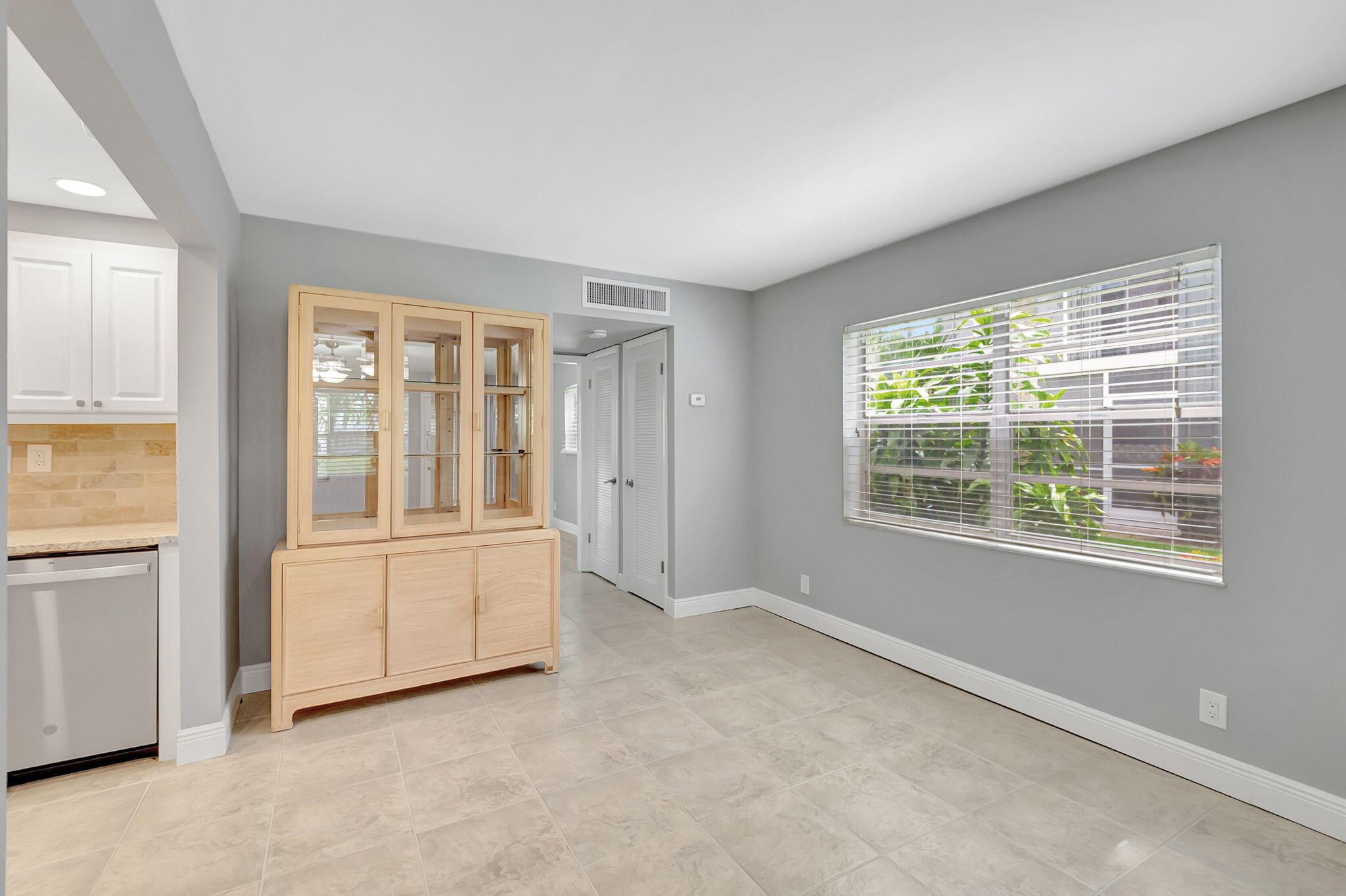 KINGS POINT BURGUNDY COND - Residential Lease