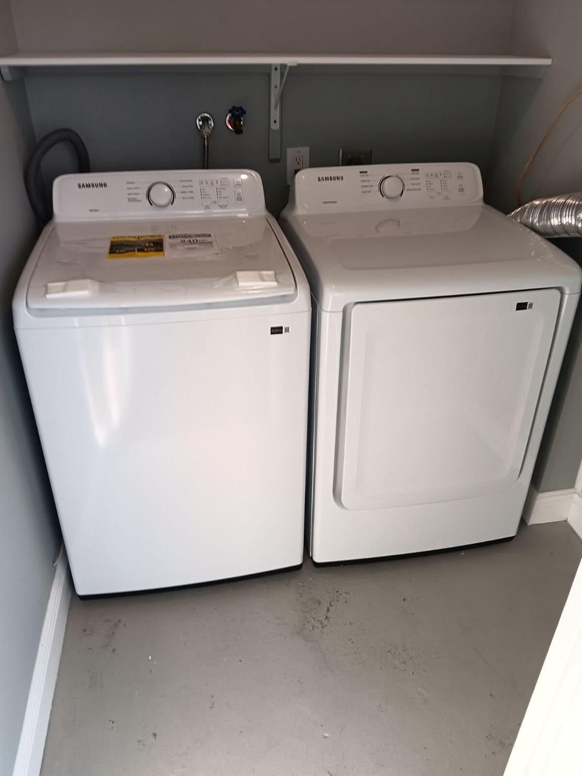 KINGS POINT BURGUNDY COND - Residential Lease