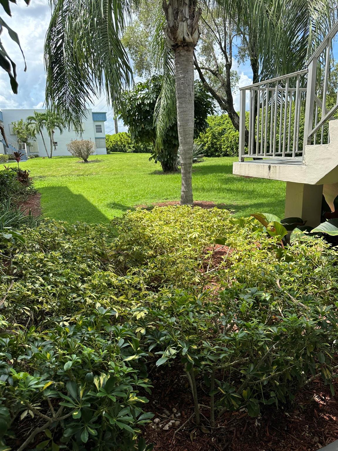 KINGS POINT BURGUNDY COND - Residential Lease