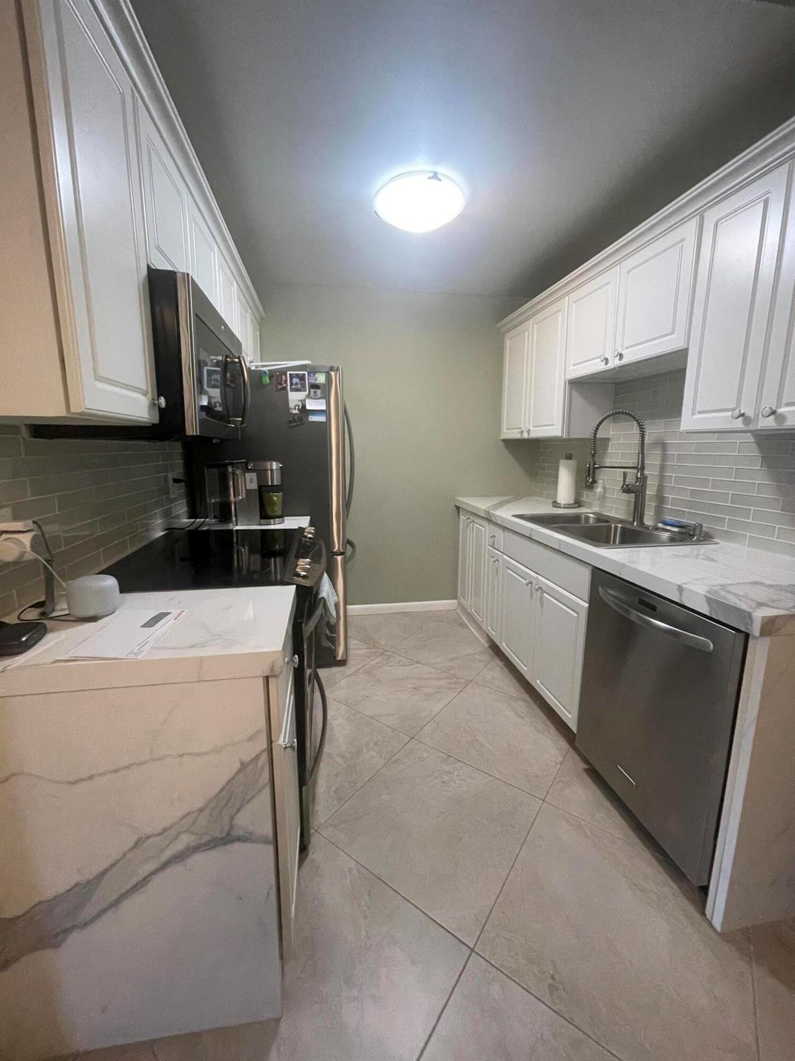 1033 Newport H 1033, Deerfield Beach, FL, 33442/$119,000 3 1033 Newport H 1033