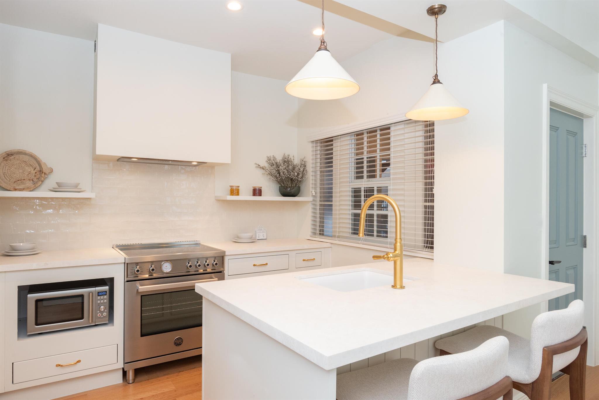 FLORAL PARK - Residential Lease