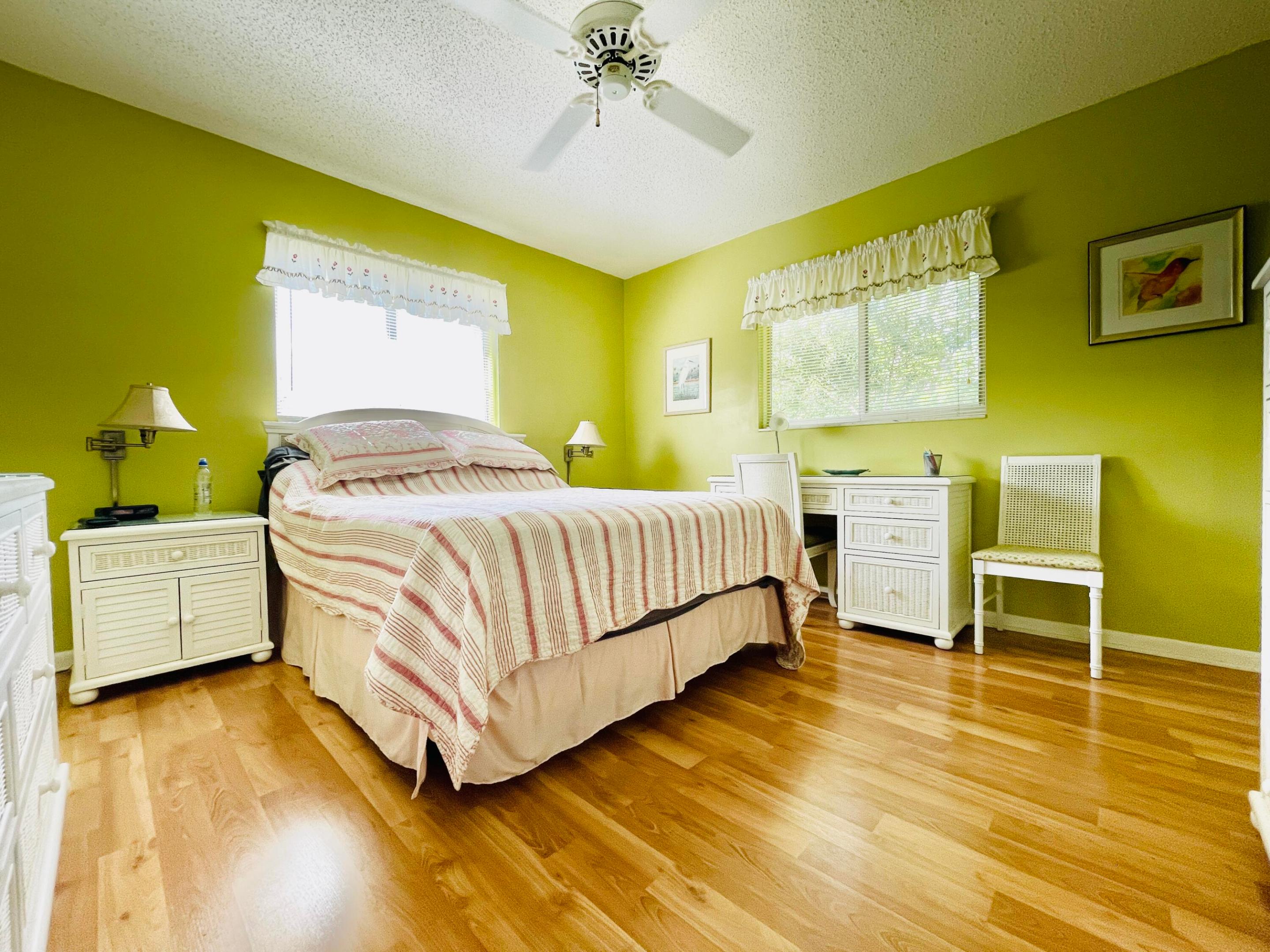 BARCELONA CONDO NORTH BLDG 400 - Residential