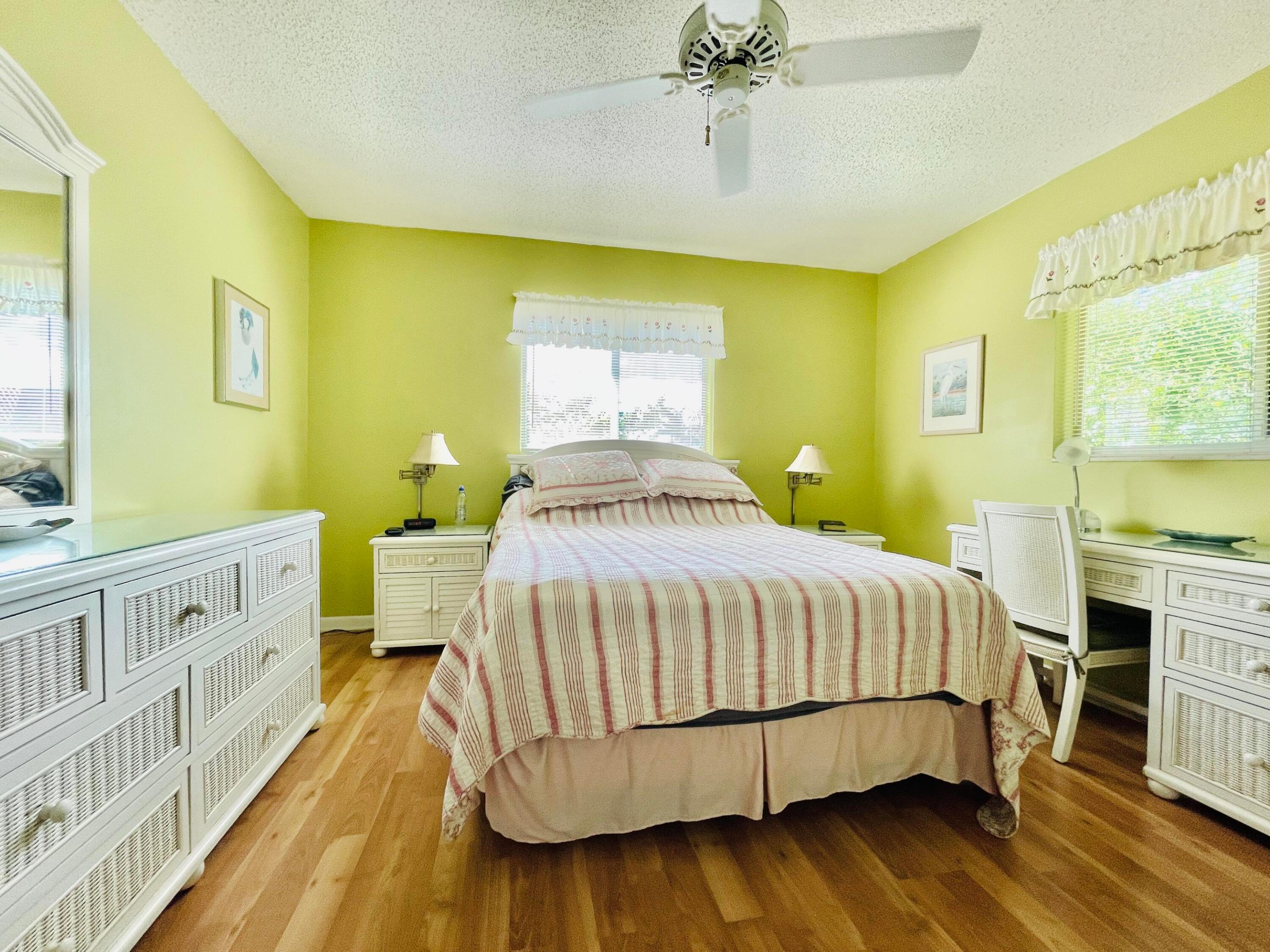 BARCELONA CONDO NORTH BLDG 400 - Residential