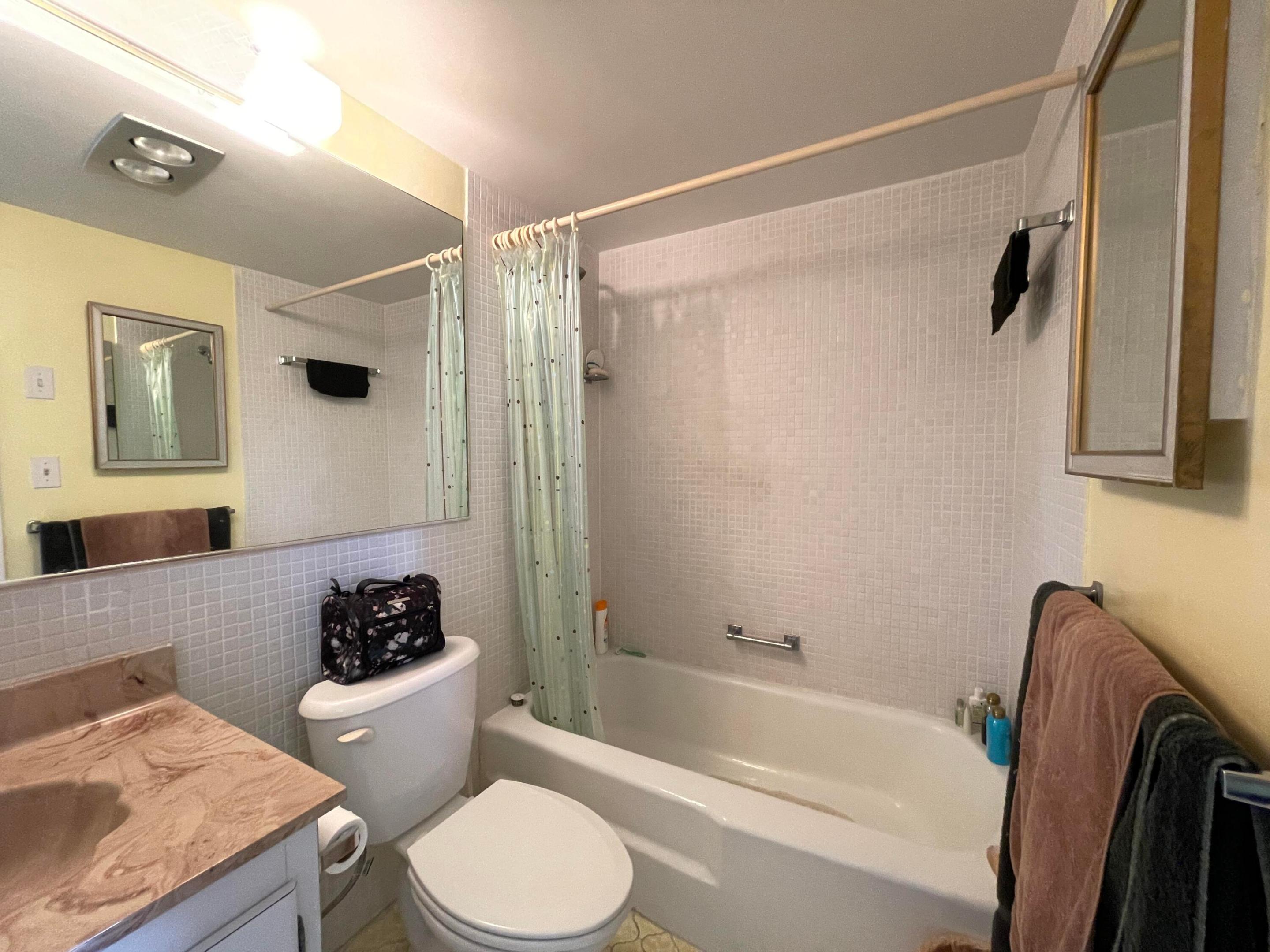 BARCELONA CONDO NORTH BLDG 400 - Residential