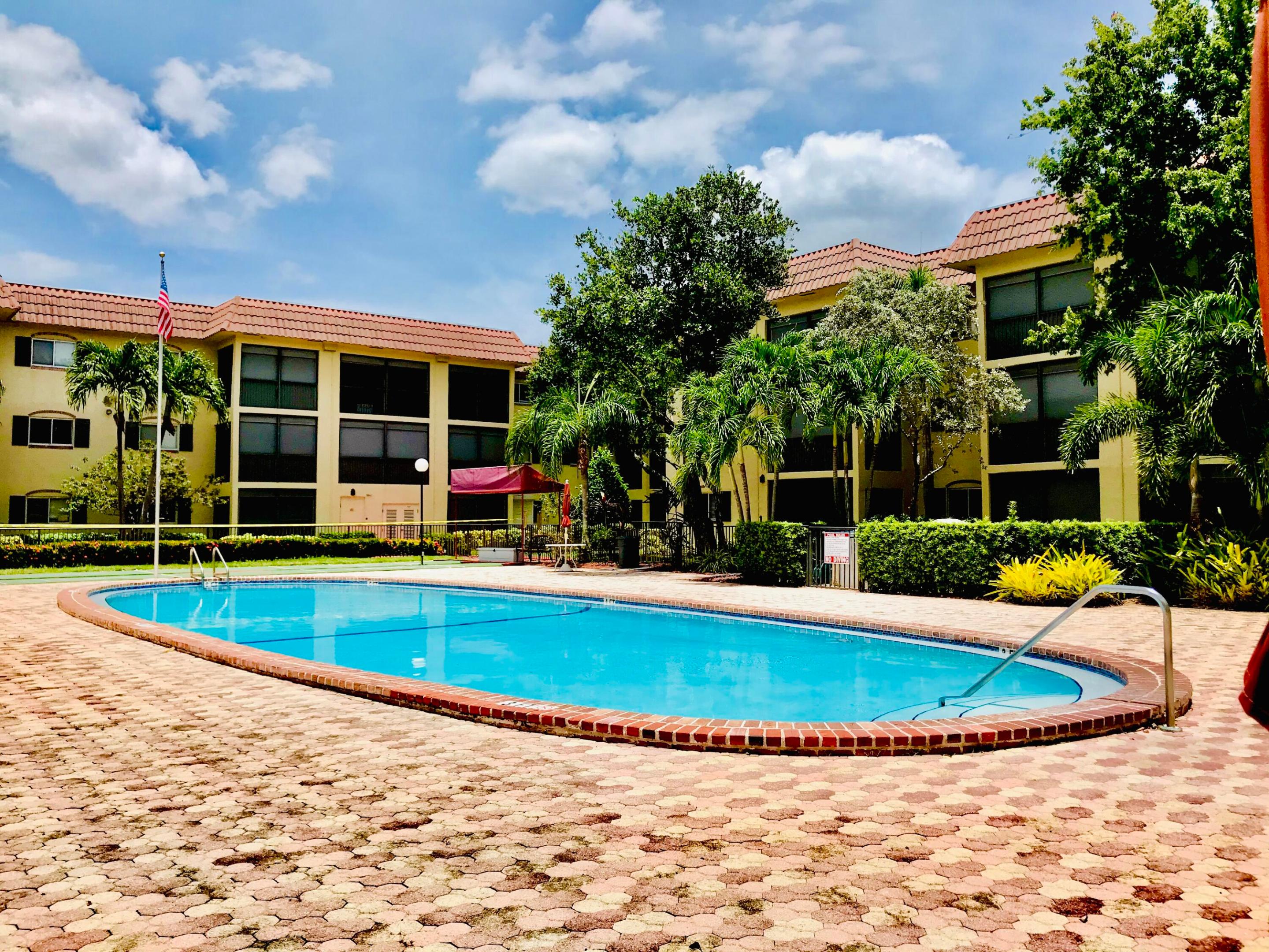 BARCELONA CONDO NORTH BLDG 400 - Residential