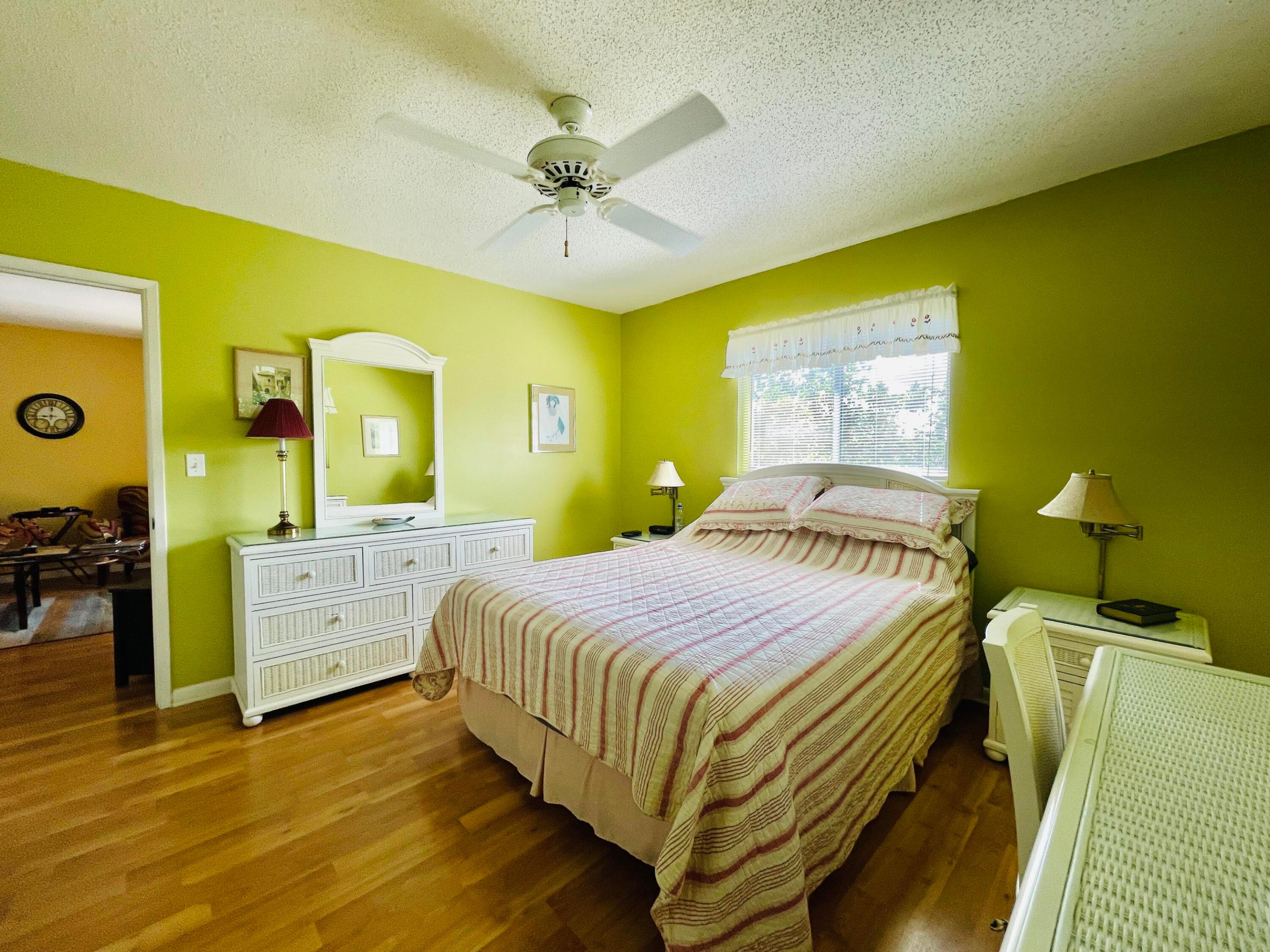 BARCELONA CONDO NORTH BLDG 400 - Residential