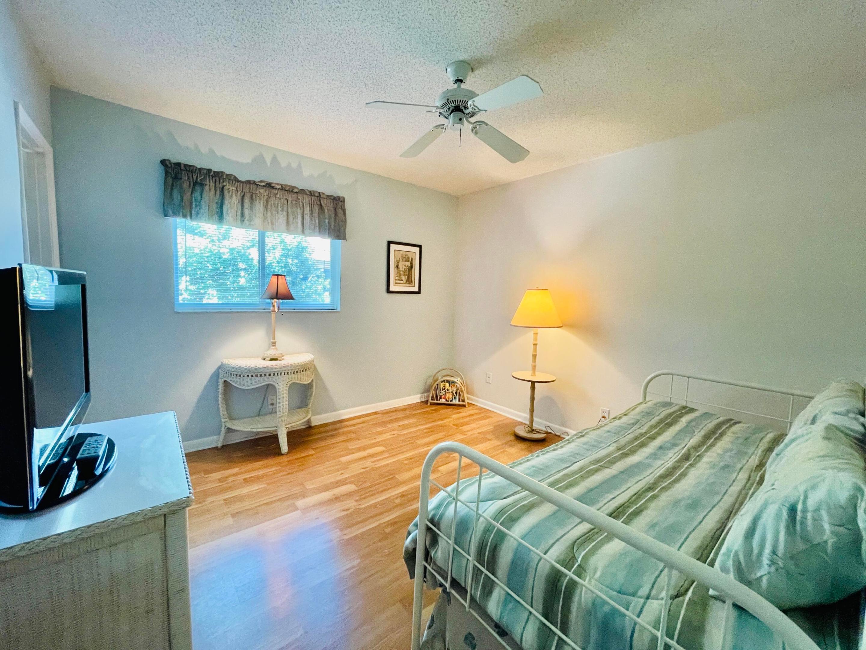 BARCELONA CONDO NORTH BLDG 400 - Residential