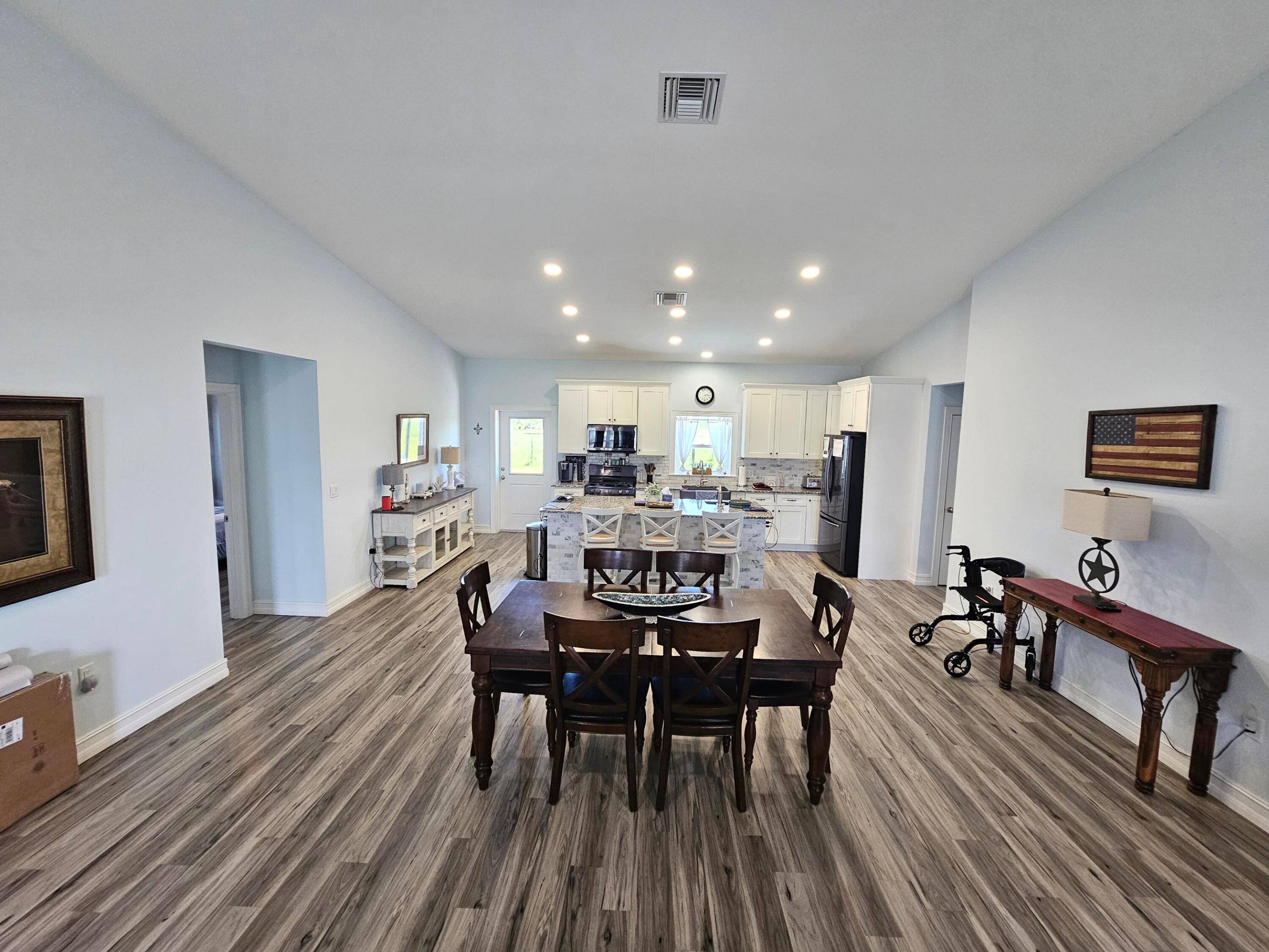 PALM VILLAGE RANCH - Residential