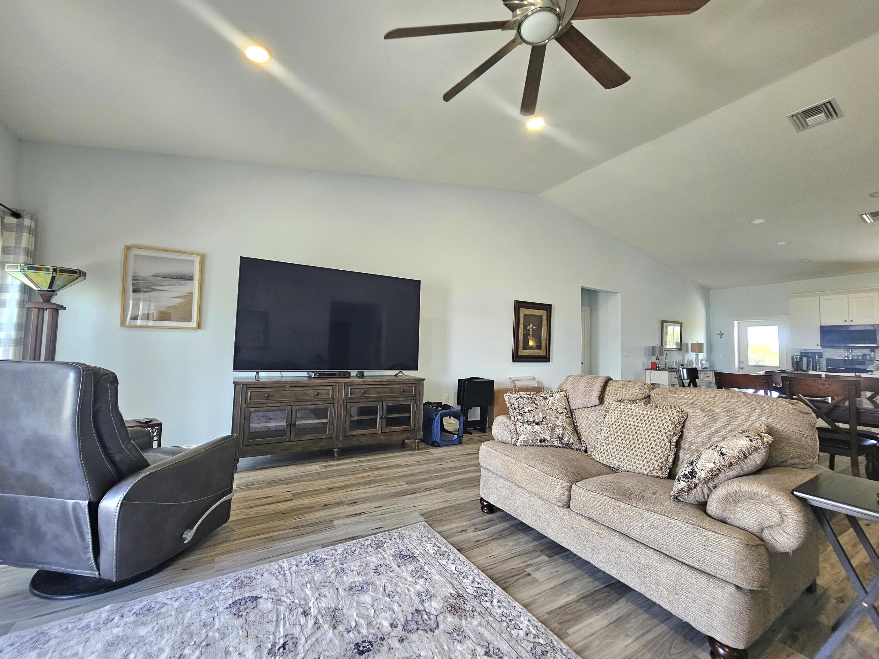 PALM VILLAGE RANCH - Residential