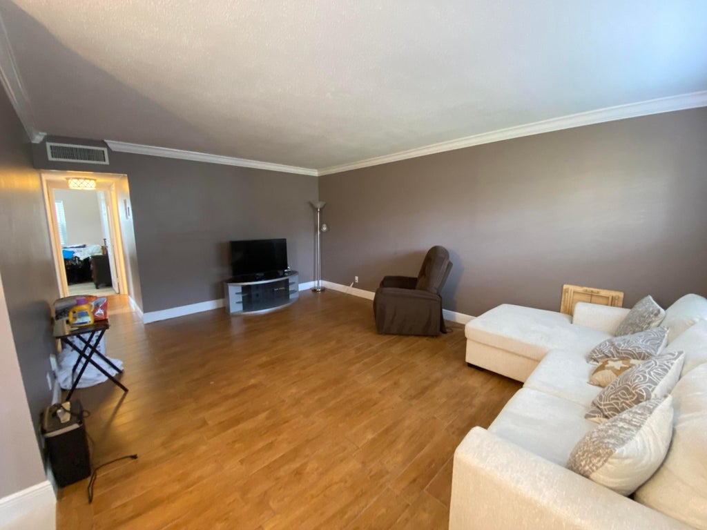 Photo of 49 WALTHAM C, West Palm Beach, FL 33417 (MLS # B26092315)
