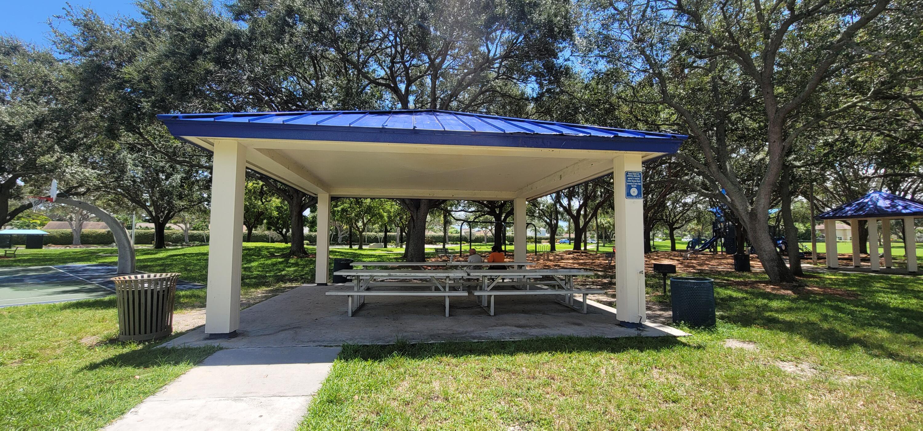 MEADOWS ON THE GREEN CONDO - Residential