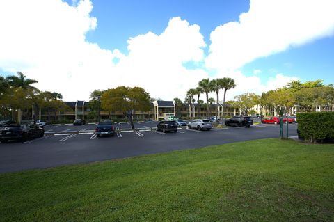 LOW HOA FEE CONDOS FOR SALE IN BOYNTON BEACH FLORIDA 1509 Meadows Circle W Boynton Beach FL 33436