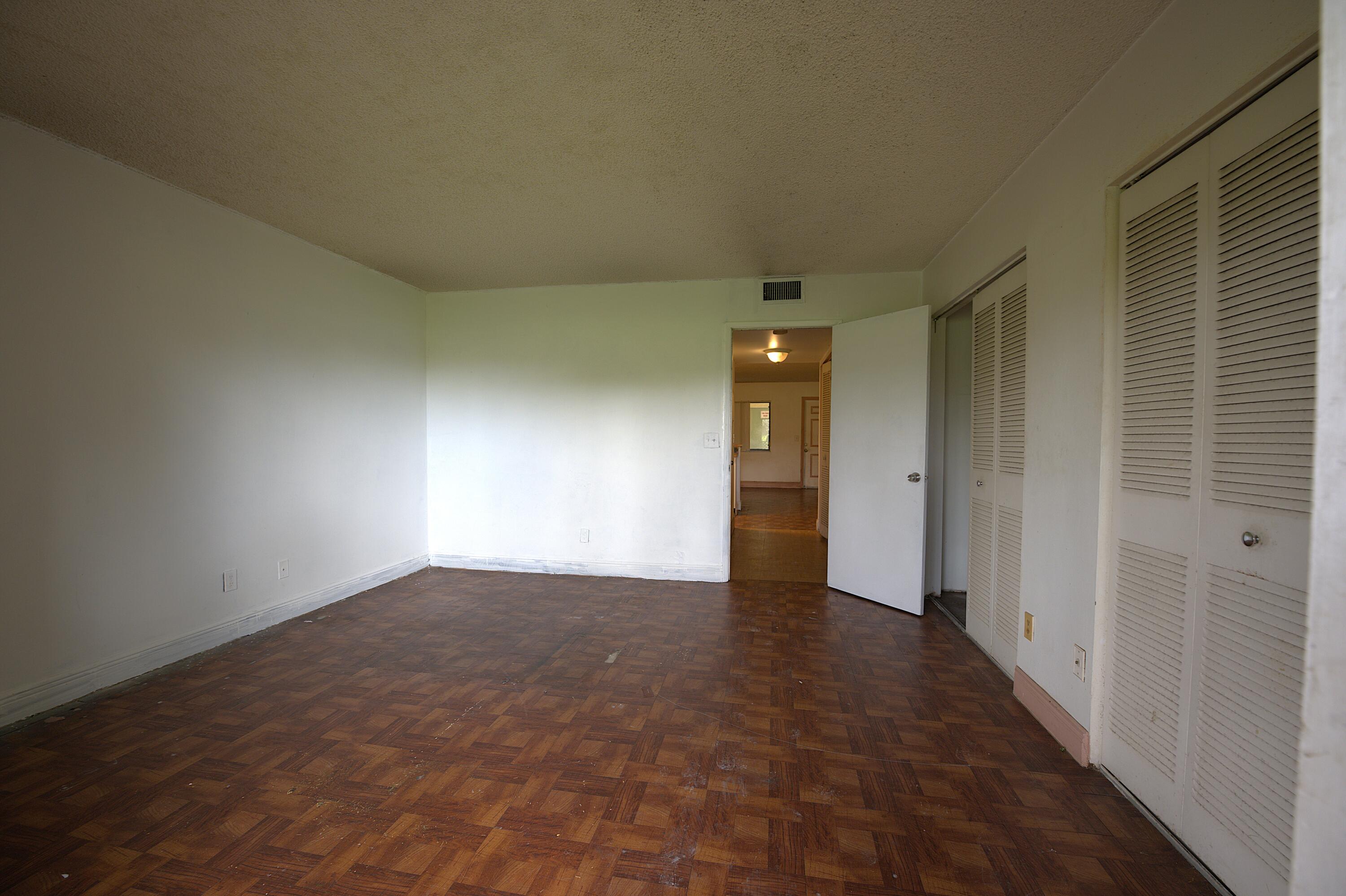 MEADOWS ON THE GREEN CONDO - Residential