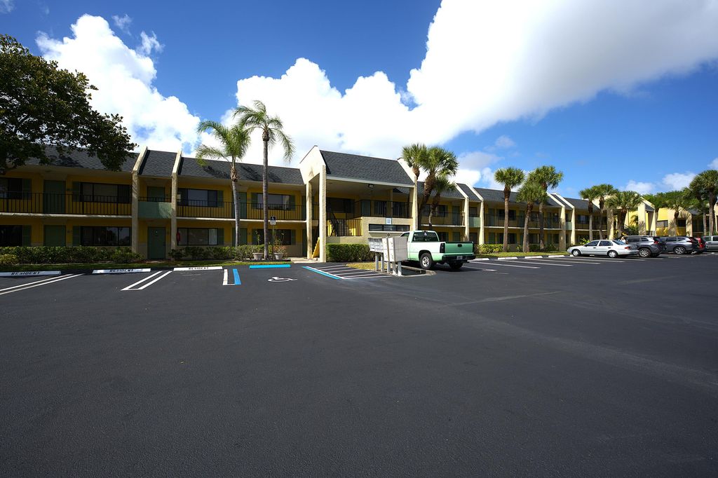 Photo of 1509 Meadows Circle W, Boynton Beach, FL 33436 (MLS # R11169728)