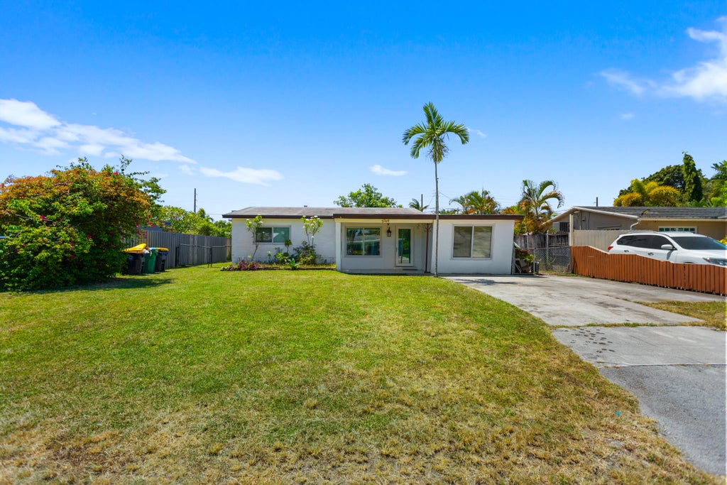 Photo of 2748 SW 46TH Court, Dania Beach, FL 33312 (MLS # B26066273)