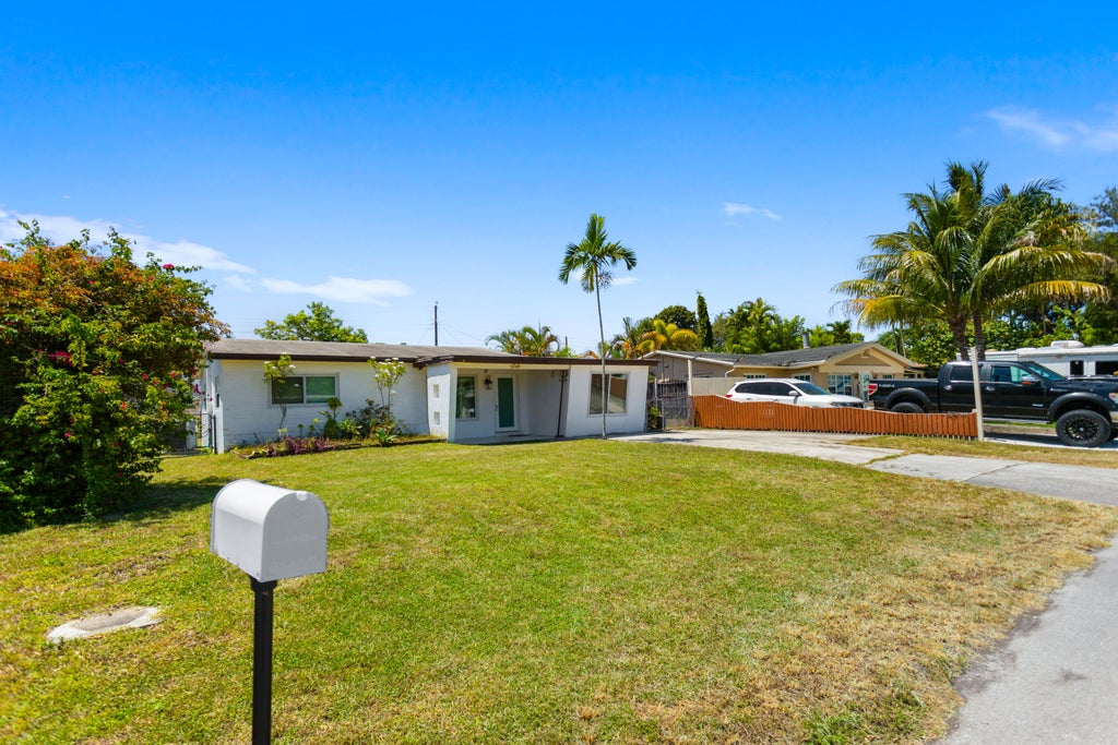 Photo of 2748 SW 46TH Court, Dania Beach, FL 33312 (MLS # B26066273)