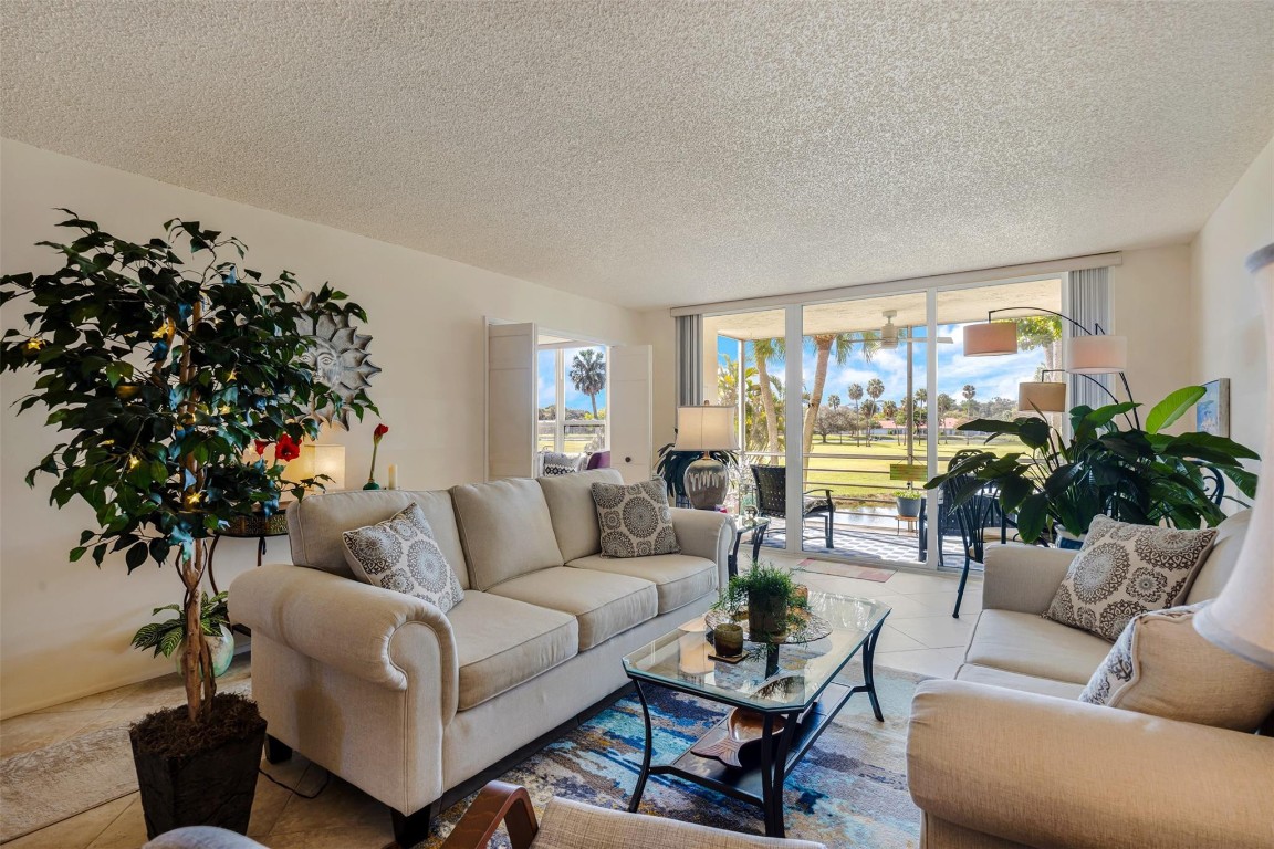 PALM AIRE CC - Residential