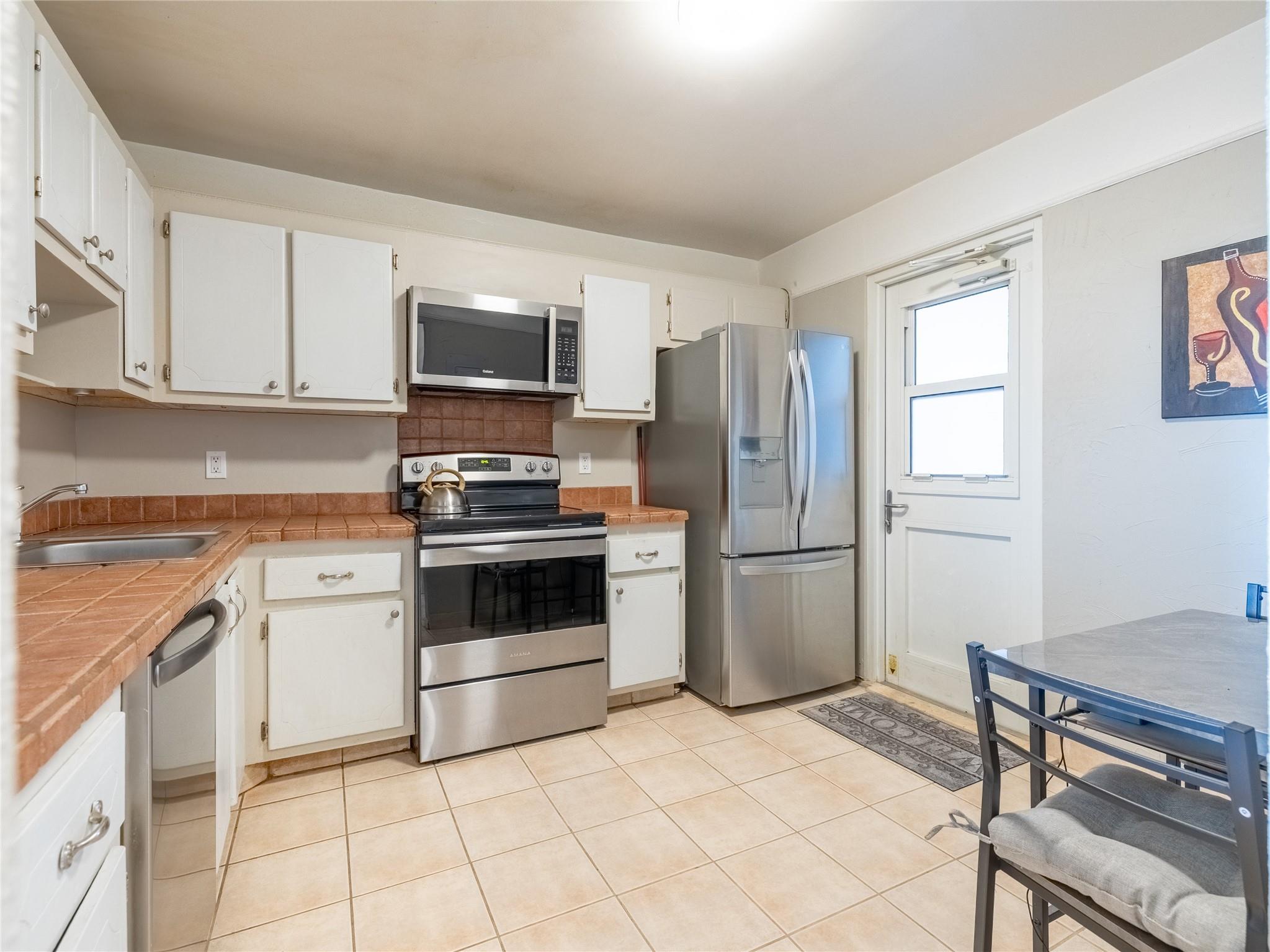 2200 NE 33rd Ave 6E