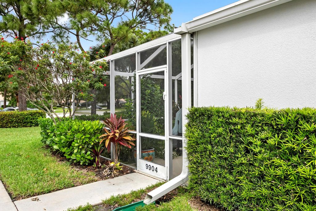 Photo of 9904 Chapman Oak Court, Palm Beach Gardens, FL 33410 (MLS # R11131900)