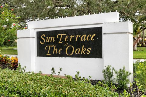 9904 Chapman Oak Court Palm Beach Gardens FL 33410