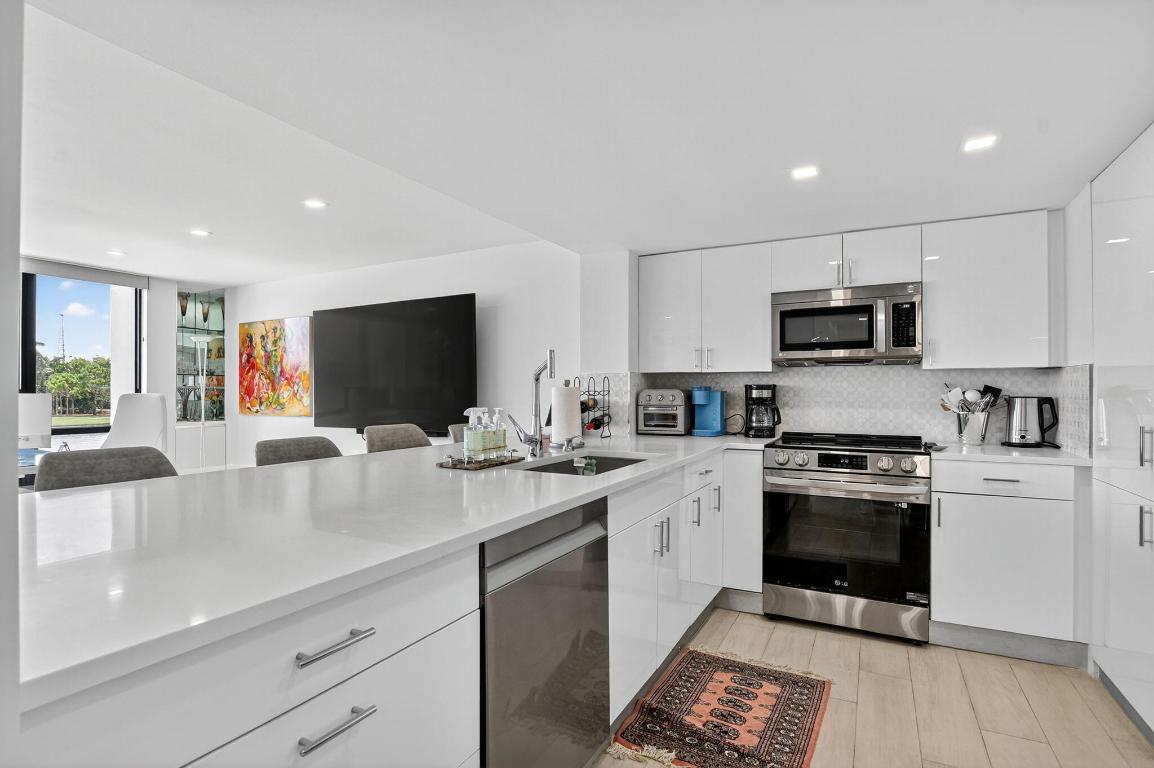 7768 Lakeside Boulevard 526