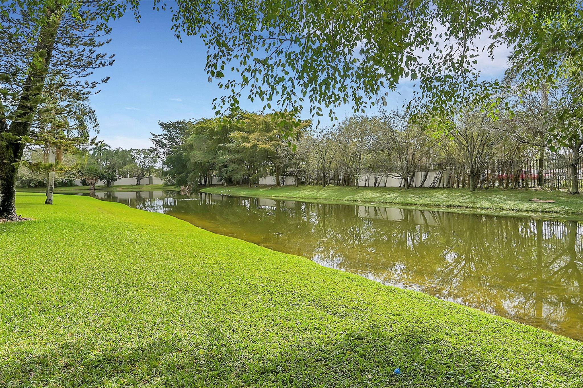 WYNMOOR VILLAGE - Residential