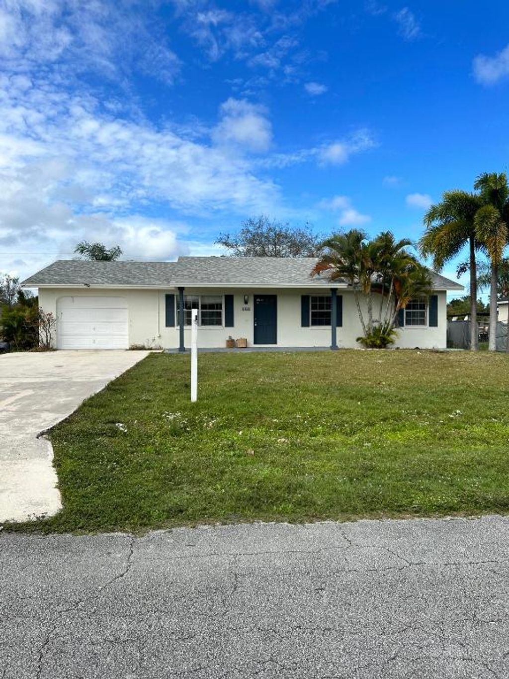 Photo of 965 SE Caravan Avenue, Port Saint Lucie, FL 34983 (MLS # R10965831)