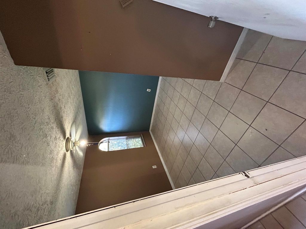Photo of 901 Heron Ave, Fort Pierce, FL 34950 (MLS # R11045154)