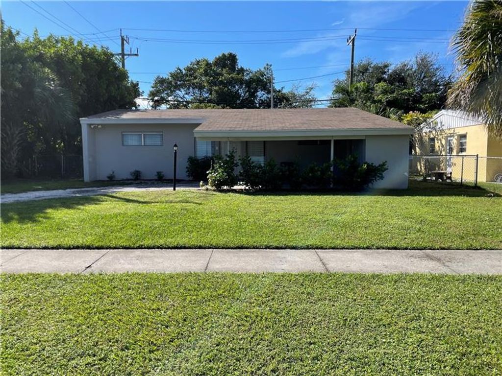 Photo of 4158 Rochester St, Palm Beach Gardens, FL 33410 (MLS # F10306728)