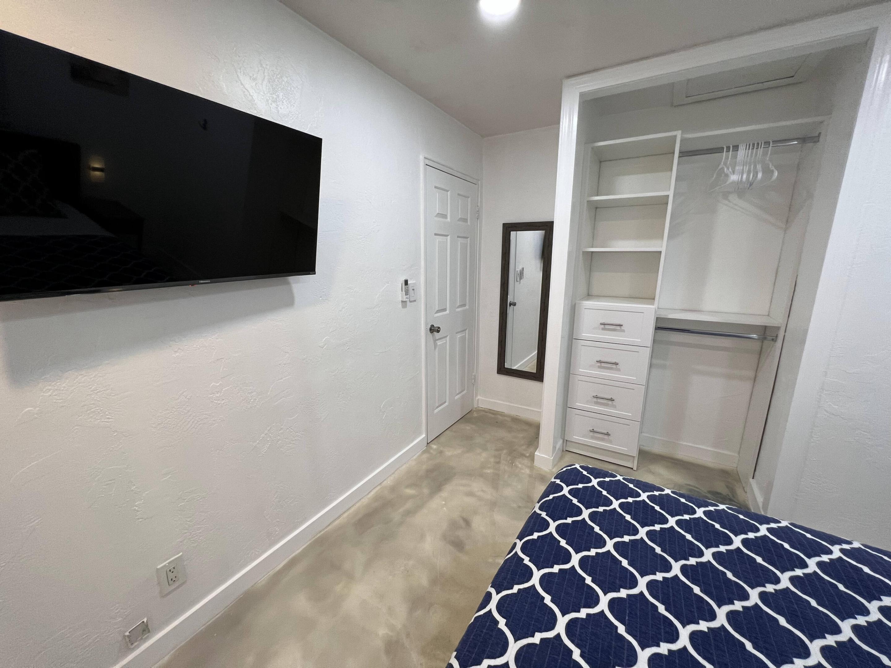 COLLIER MANOR FIRST ADD - Residential Lease