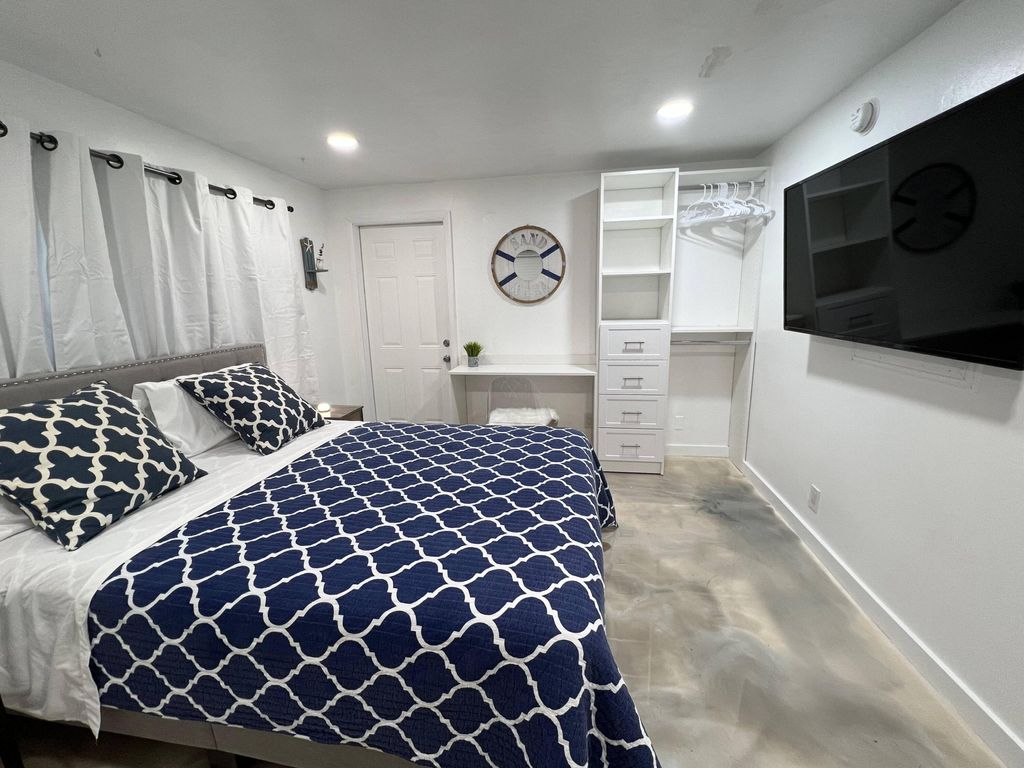 Photo of 2648 NE 15th Terrace, Pompano Beach, FL 33064 (MLS # B26005854)