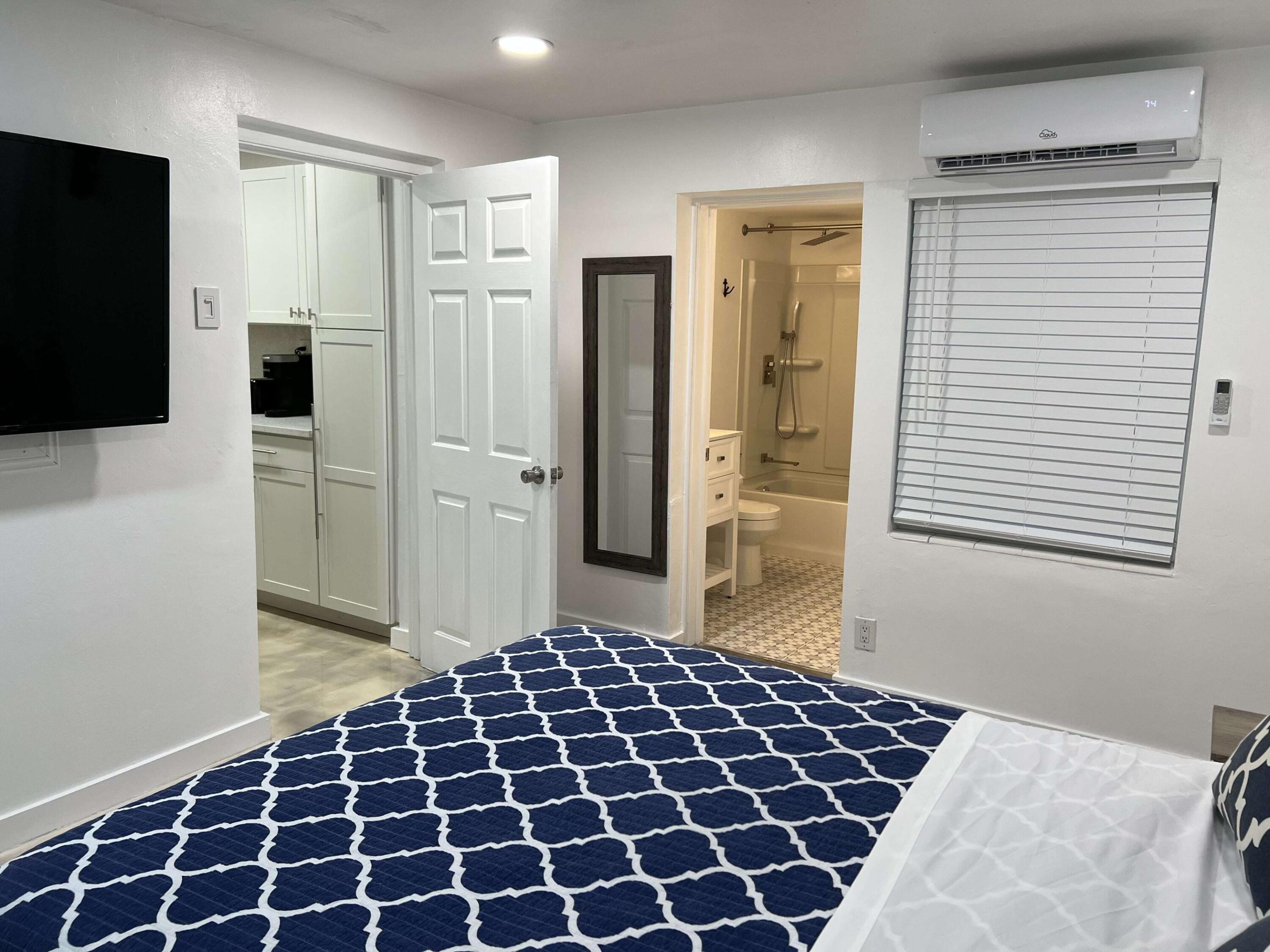 COLLIER MANOR FIRST ADD - Residential Lease