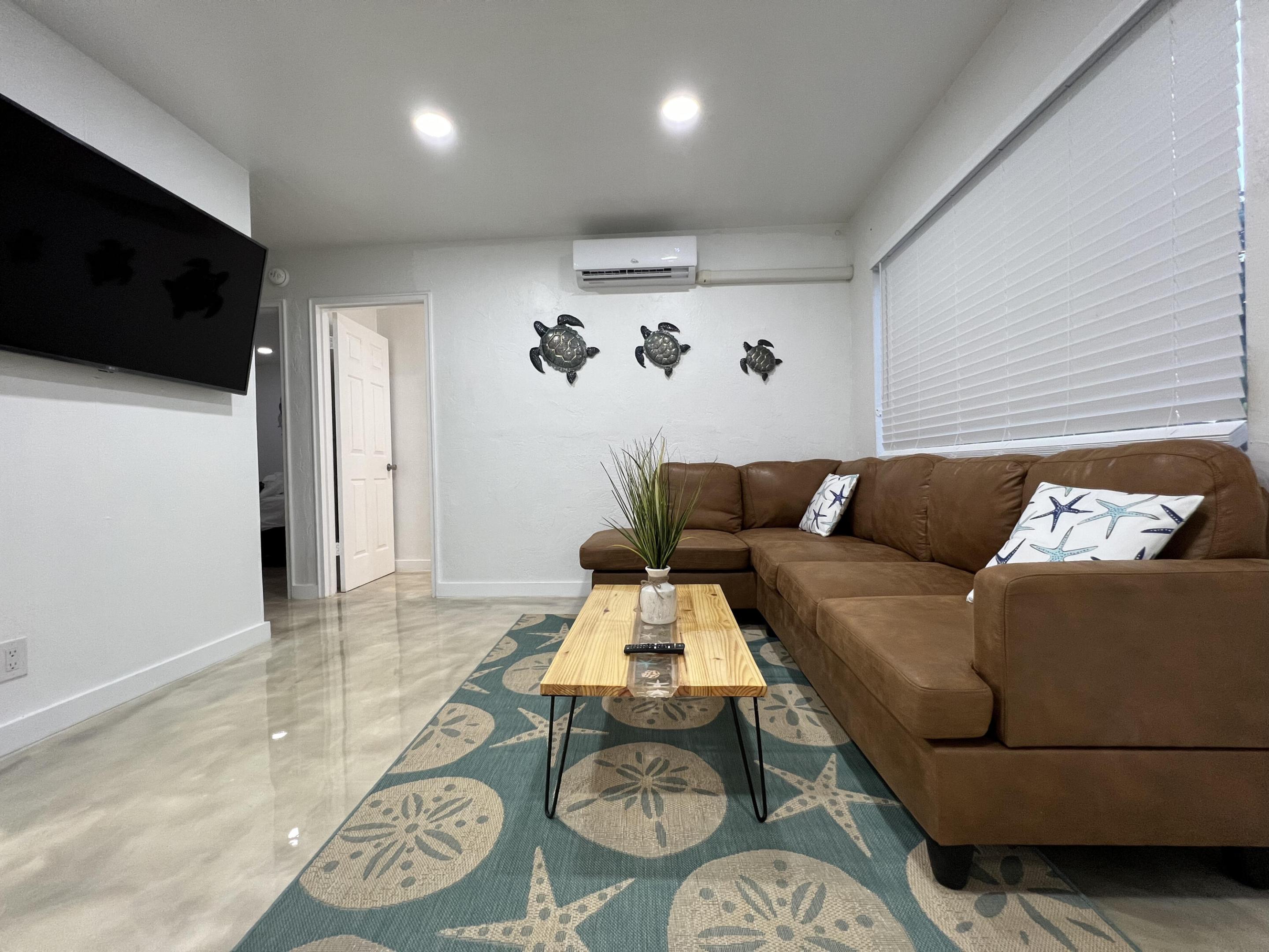 COLLIER MANOR FIRST ADD - Residential Lease