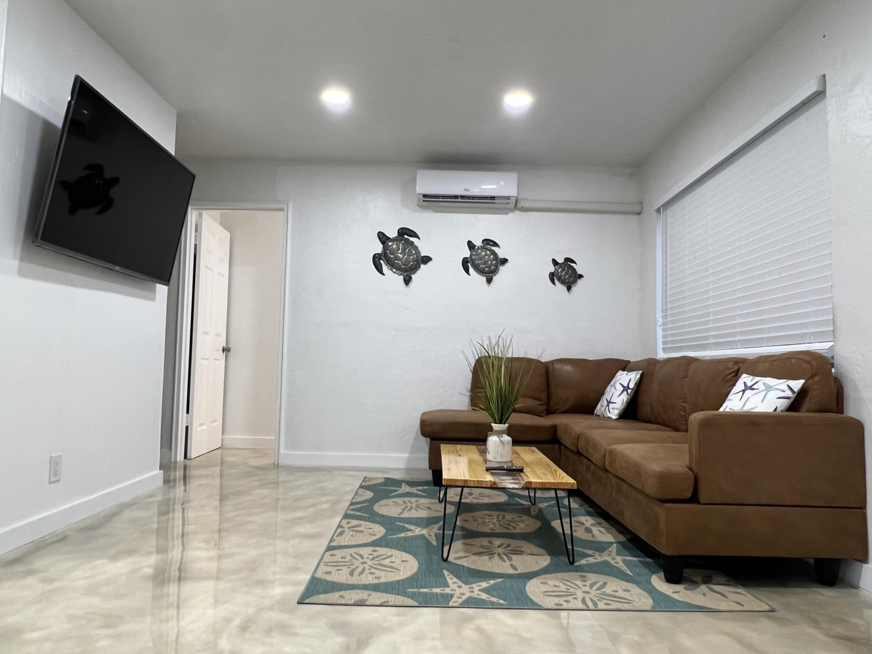 COLLIER MANOR FIRST ADD - Residential Lease