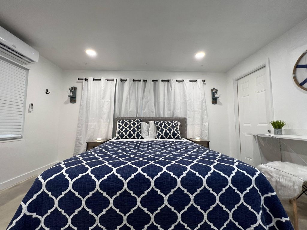 Photo of 2648 NE 15th Terrace, Pompano Beach, FL 33064 (MLS # B26005854)