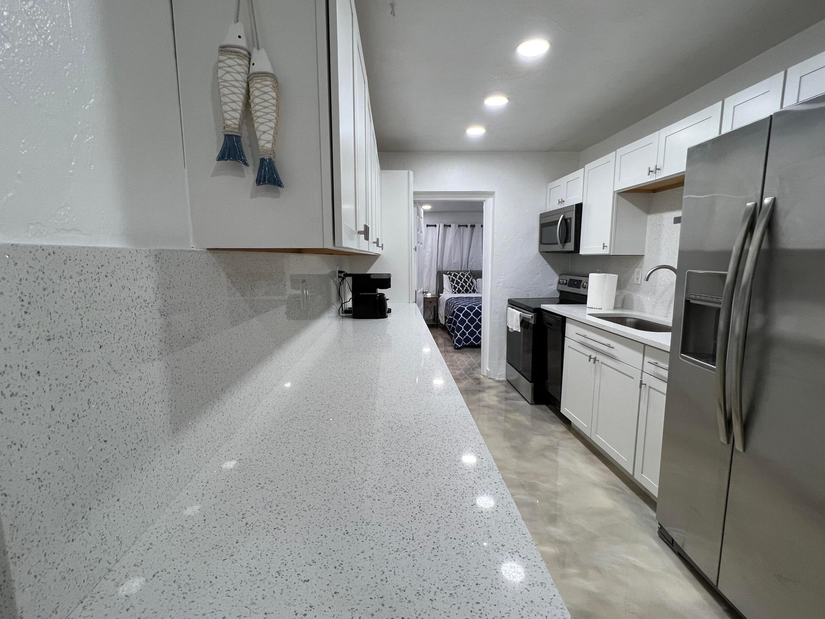 COLLIER MANOR FIRST ADD - Residential Lease