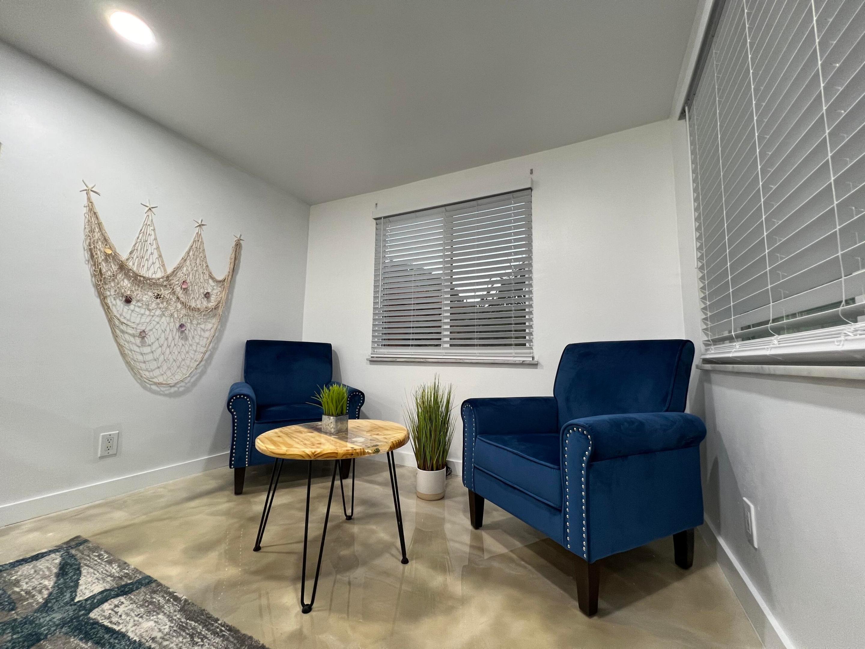 COLLIER MANOR FIRST ADD - Residential Lease