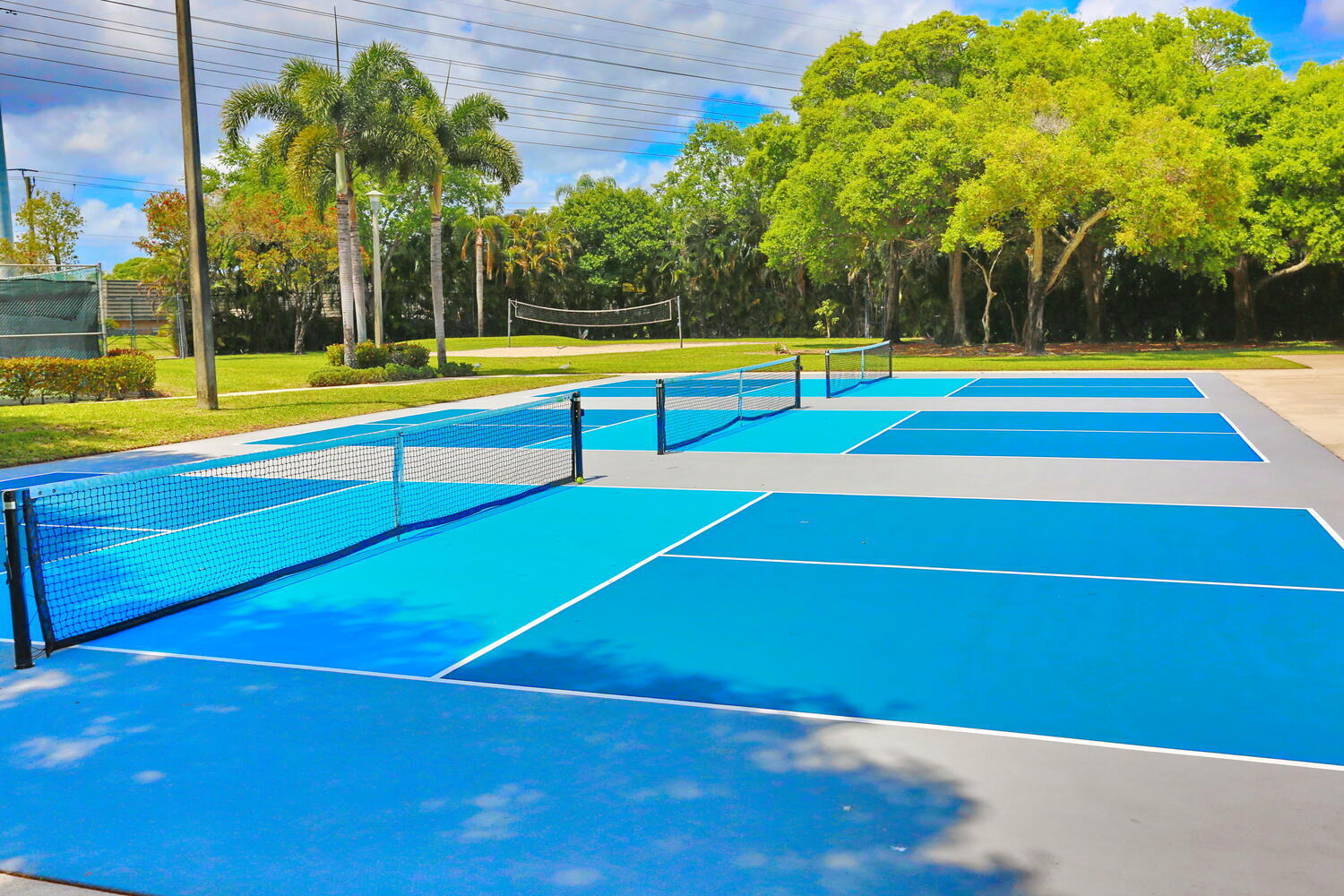 VILLAGE OF SANDALWOOD LAKES 1 - Residential