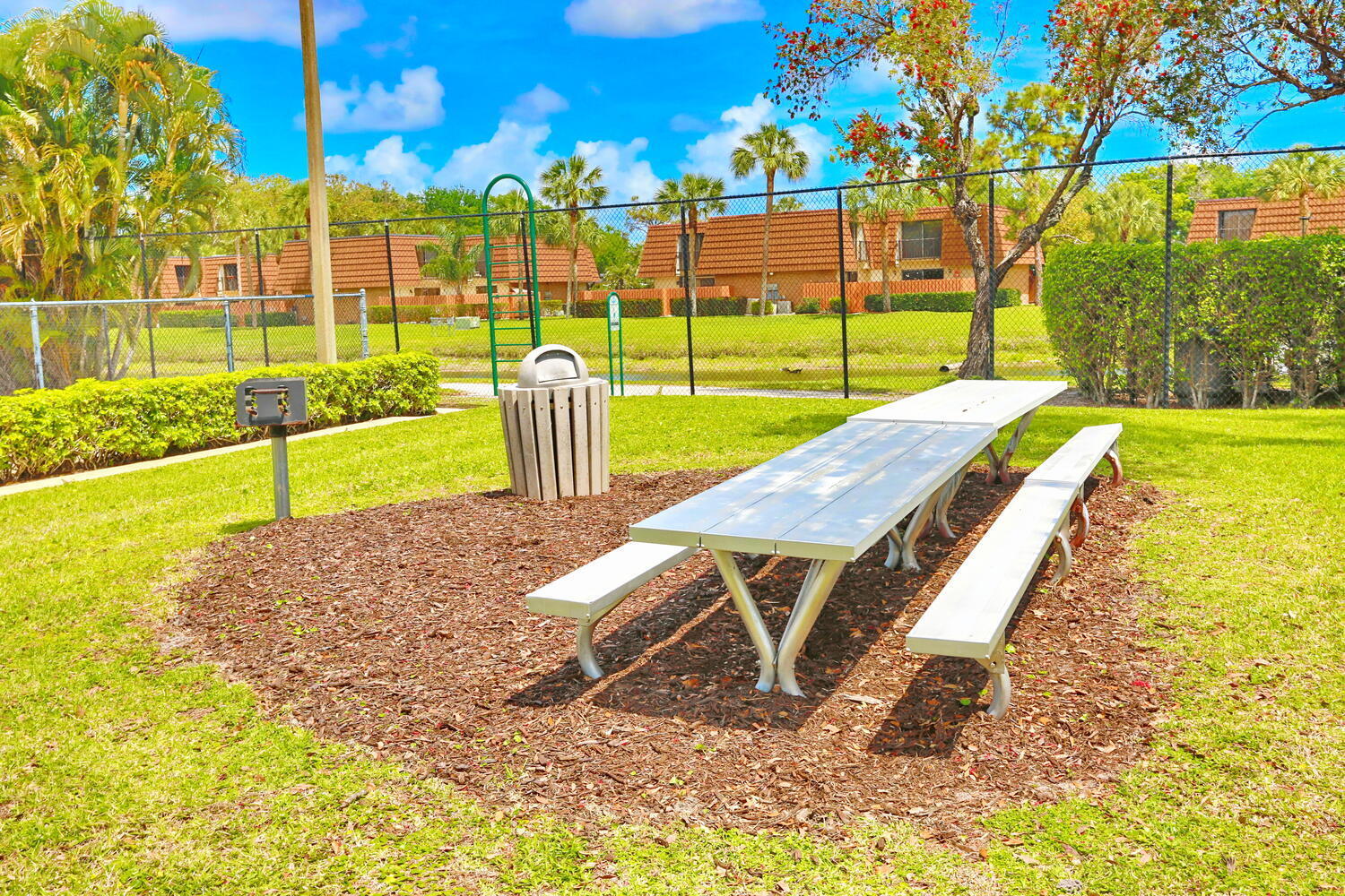 VILLAGE OF SANDALWOOD LAKES 1 - Residential