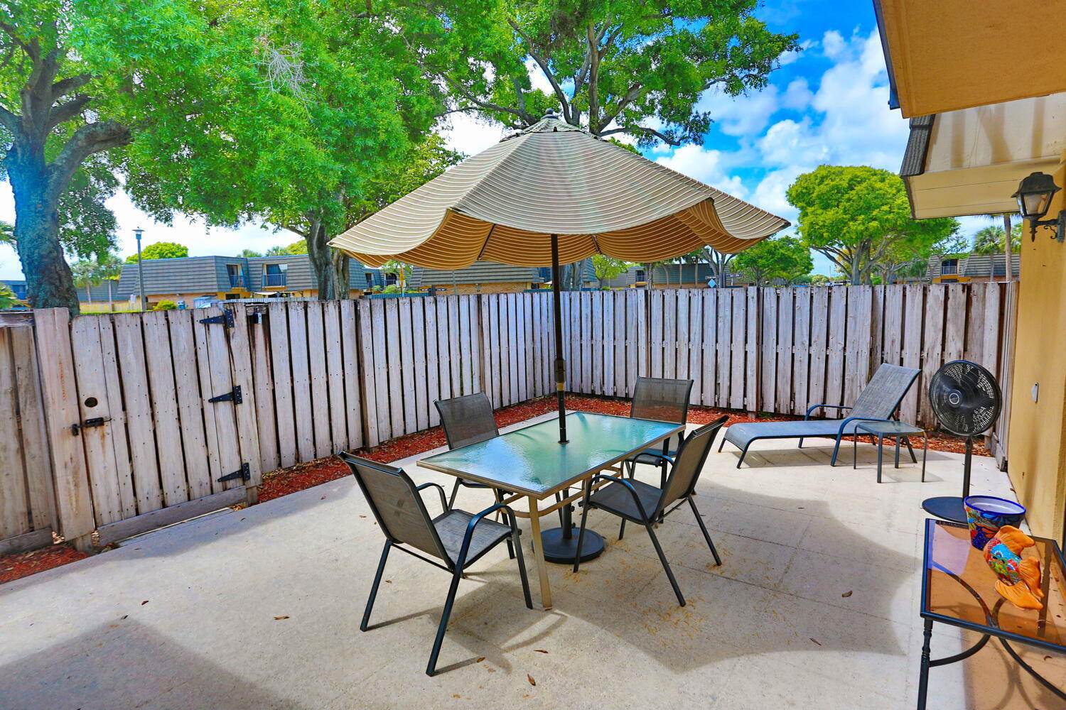 VILLAGE OF SANDALWOOD LAKES 1 - Residential