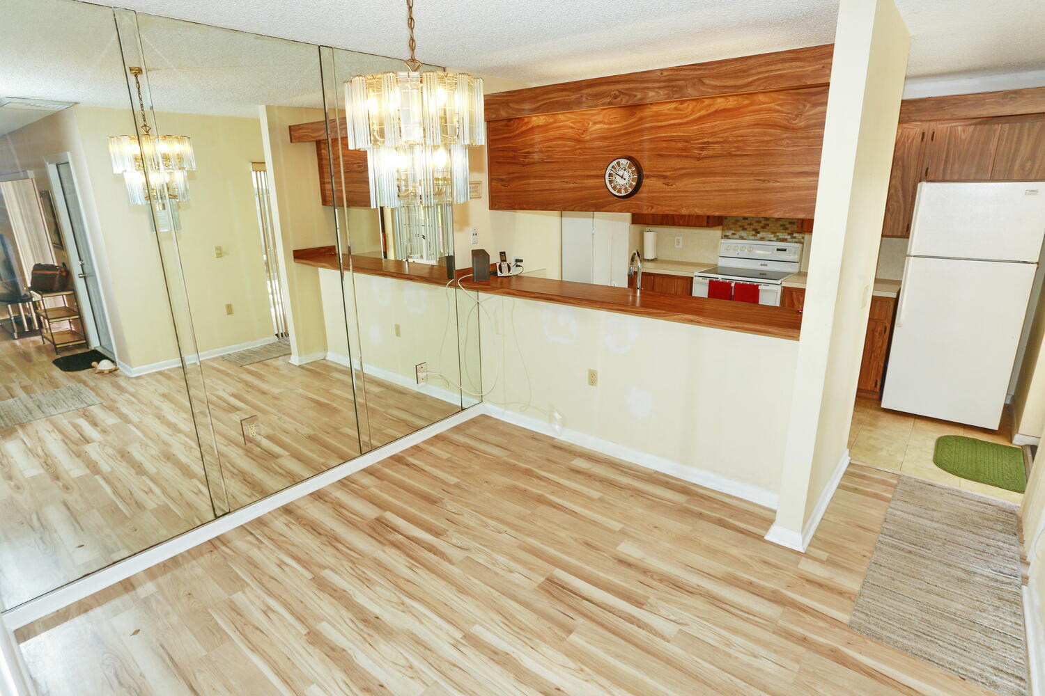 VILLAGE OF SANDALWOOD LAKES 1 - Residential