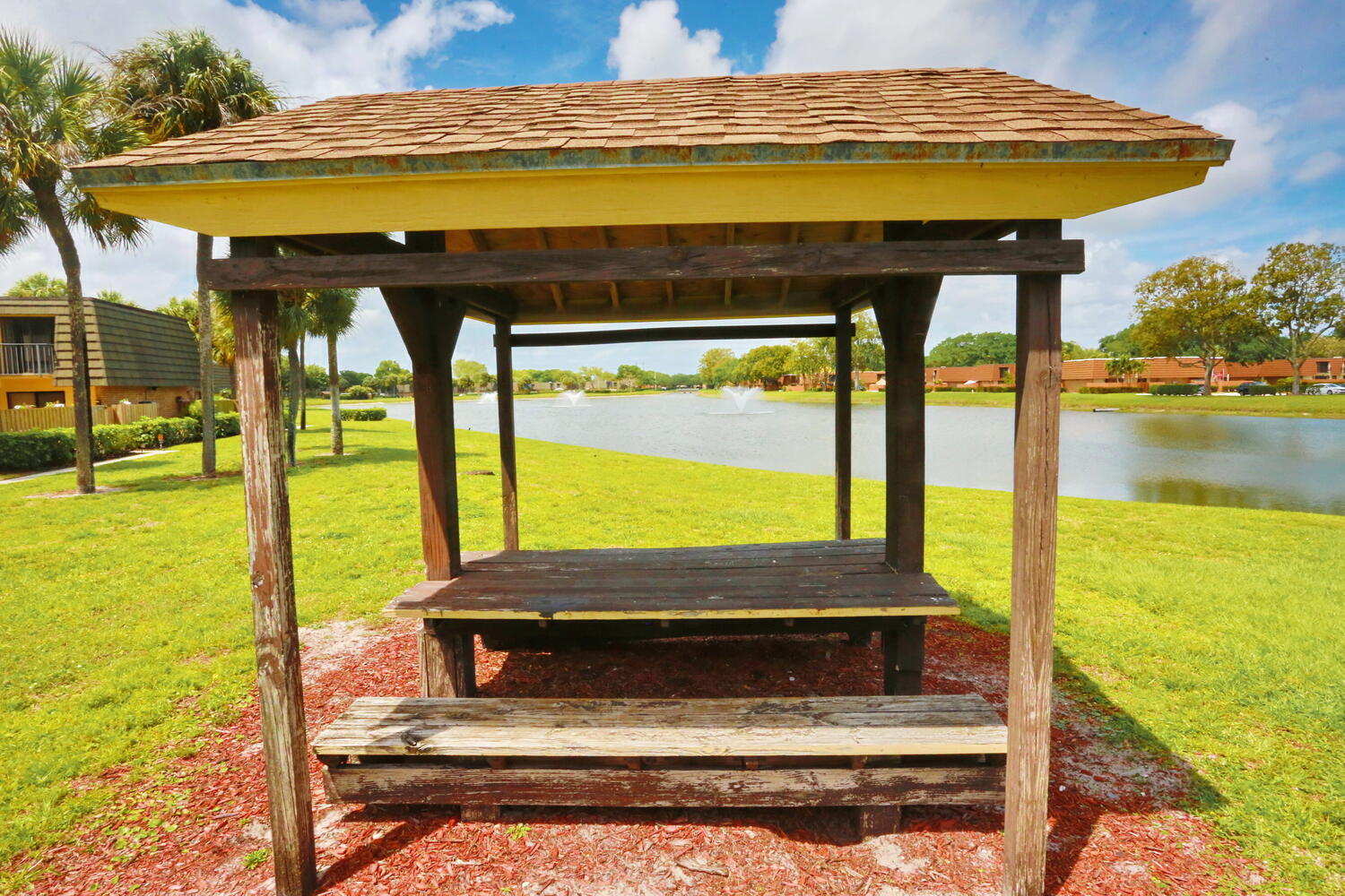 VILLAGE OF SANDALWOOD LAKES 1 - Residential