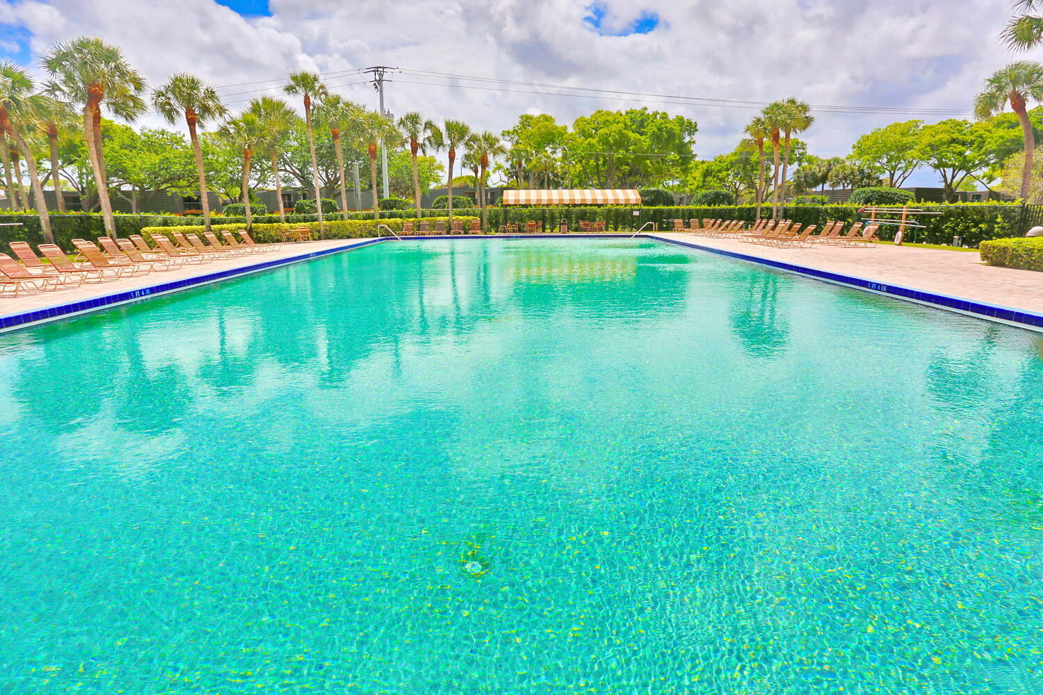 VILLAGE OF SANDALWOOD LAKES 1 - Residential