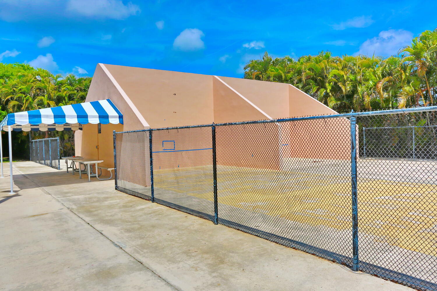 VILLAGE OF SANDALWOOD LAKES 1 - Residential