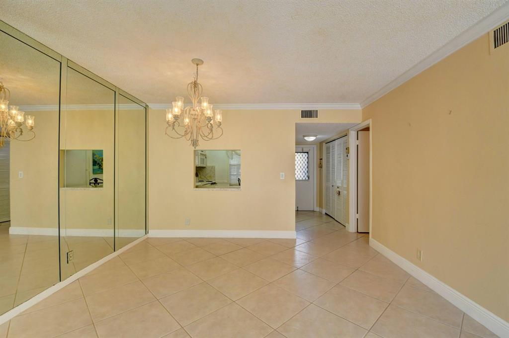 VILLAGES OF ORIOLE ABBEY - Residential Lease