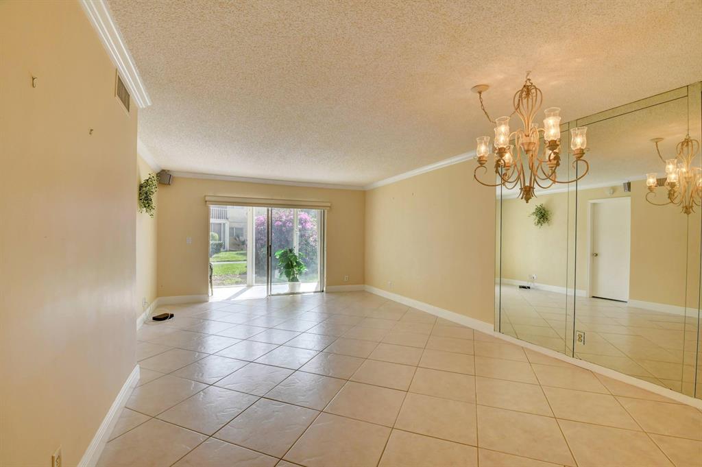 VILLAGES OF ORIOLE ABBEY - Residential Lease