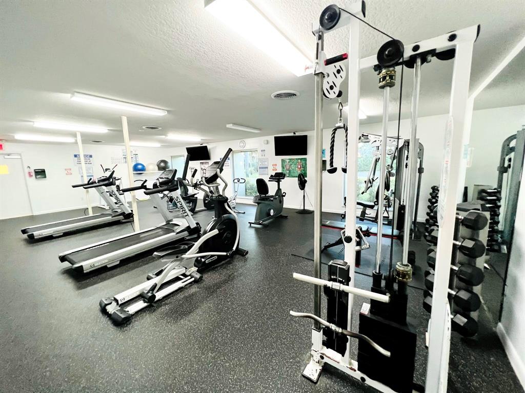 VILLAGES OF ORIOLE ABBEY - Residential Lease