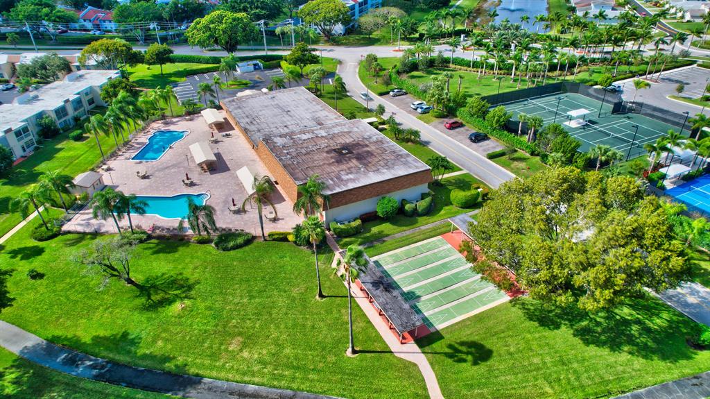 VILLAGES OF ORIOLE ABBEY - Residential Lease