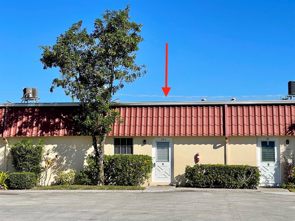 Photo of 279 Cape Cod Circle Cir #B, Lake Worth Beach, FL 33467 (MLS # R10762296)