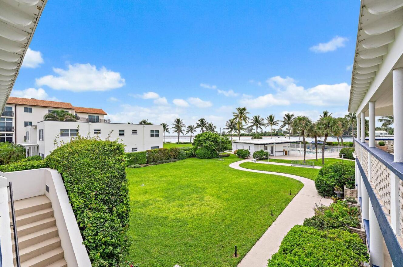 ROMAINE INC - Residential Lease